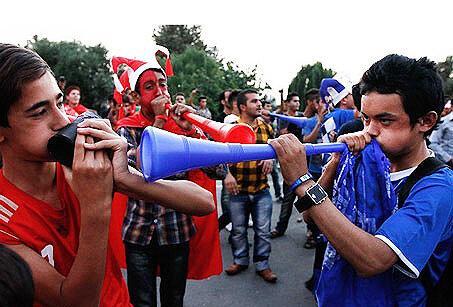 40 هزار نفر در آزادی تا ساعت 13 40 هزار نفر در آزادی تا ساعت 13