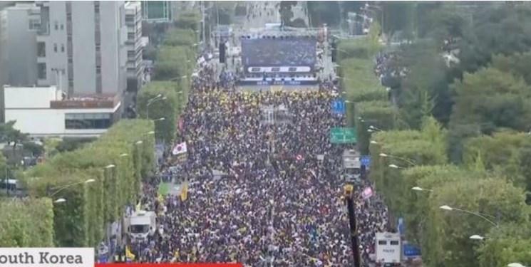 فیلم، دهها هزار معترض کره جنوبی خواهان استعفای رئیس جمهور شدند