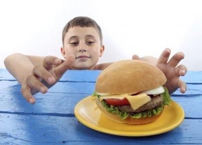 بچه ها را با مواد غذایی تشویق نکنید، لزوم پرهیز از مصرف خودسرانه ویتامین