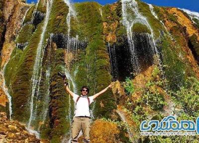 آبشار پونه زار یکی از برترین جاذبه های گردشگری استان اصفهان است